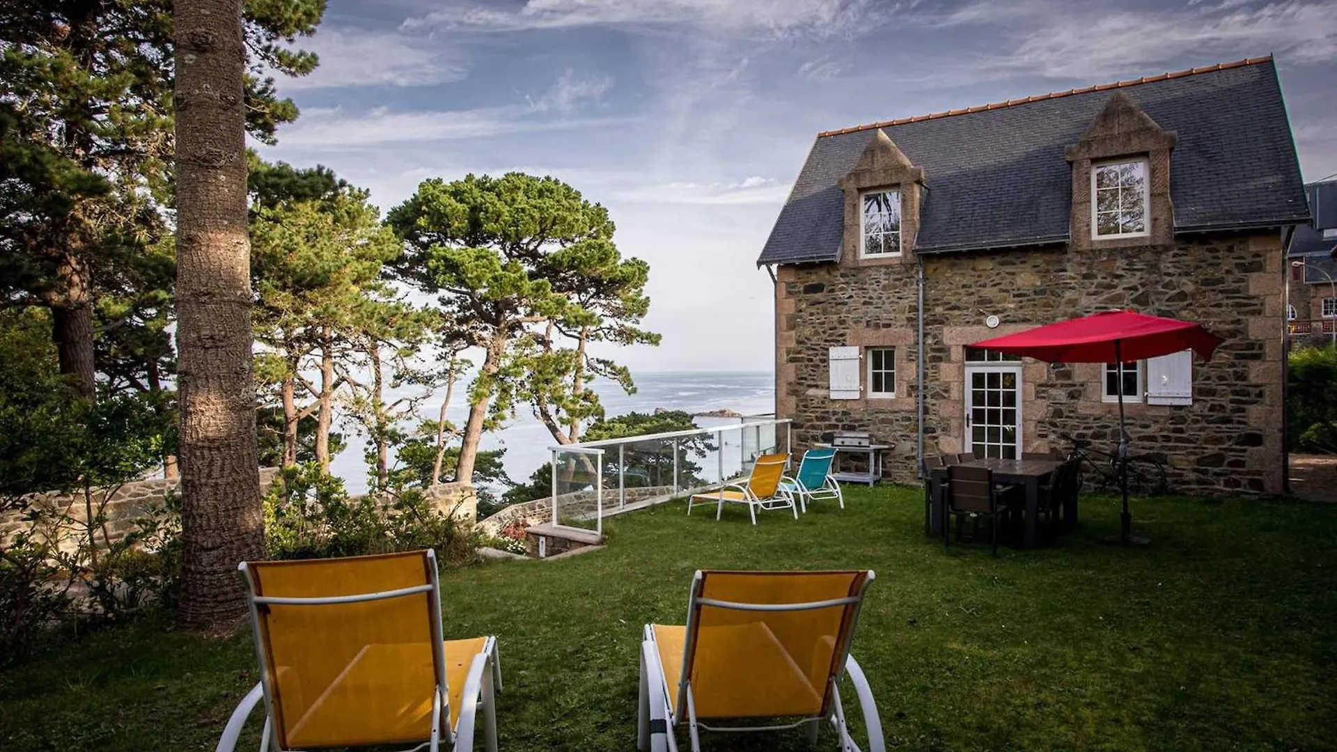 La Loge, La Loge House Overlooking The Sea In Per Perros-Guirec 0*,  Franciaország